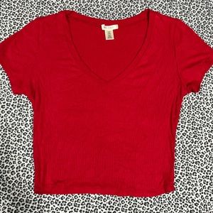 red cropped v neck